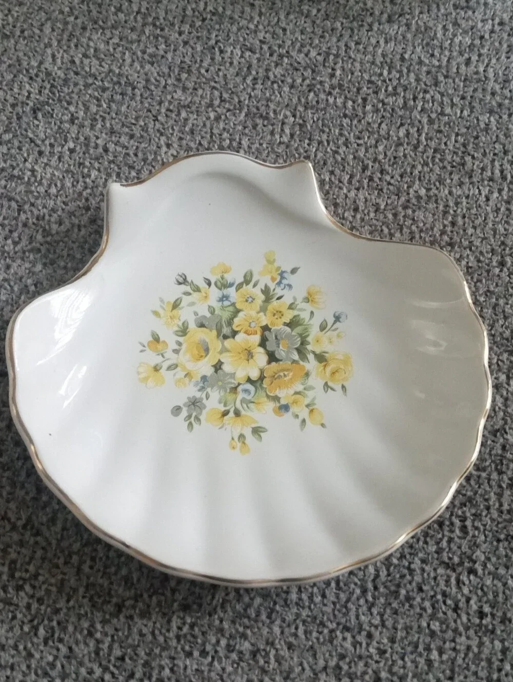 Yellow Floral Porcelain Vanity Set - Dish and Toothbrush Holder